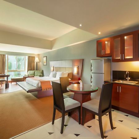 Blue Sky Hotel Balikpapan מראה חיצוני תמונה