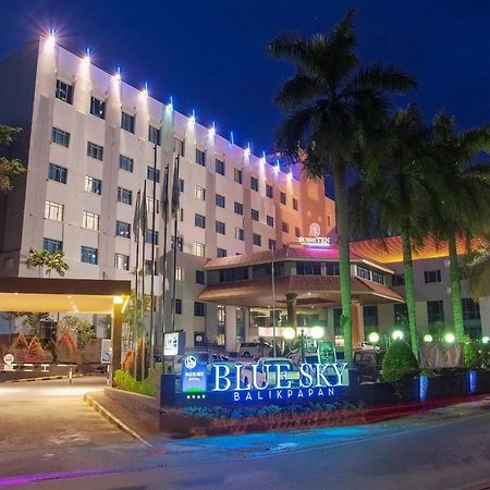 Blue Sky Hotel Balikpapan מראה חיצוני תמונה