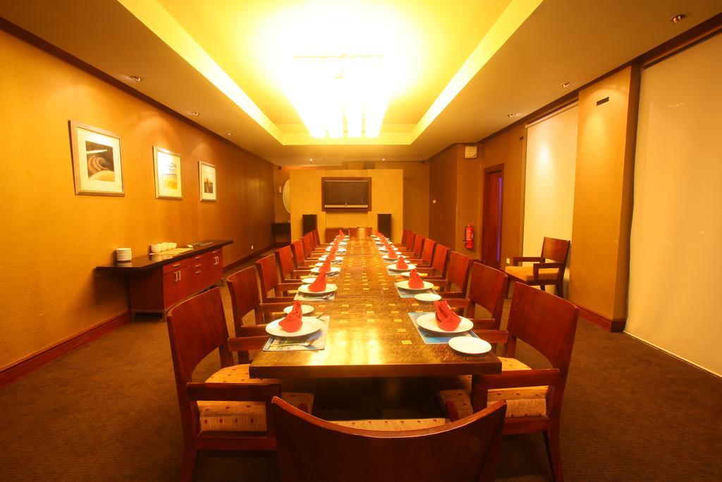 Blue Sky Hotel Balikpapan מראה חיצוני תמונה