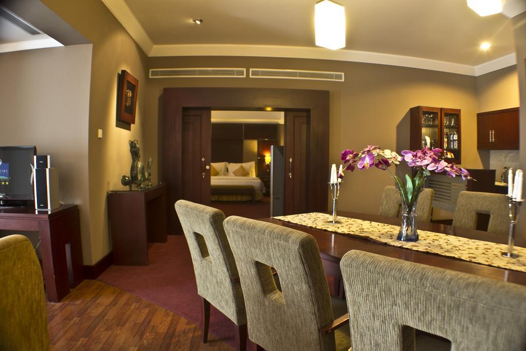 Blue Sky Hotel Balikpapan מראה חיצוני תמונה