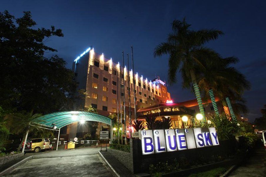 Blue Sky Hotel Balikpapan מראה חיצוני תמונה